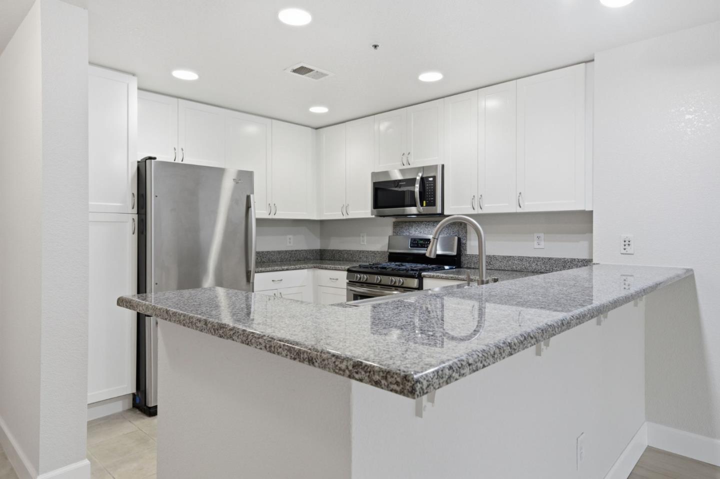 Detail Gallery Image 18 of 67 For 20488 Stevens Creek Blvd #1114,  Cupertino,  CA 95014 - 1 Beds | 1 Baths