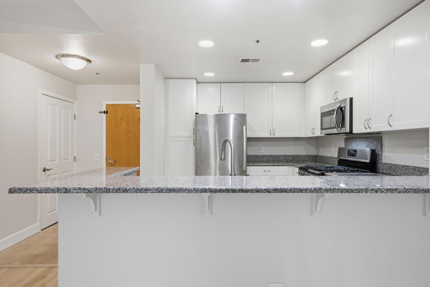 Detail Gallery Image 20 of 67 For 20488 Stevens Creek Blvd #1114,  Cupertino,  CA 95014 - 1 Beds | 1 Baths