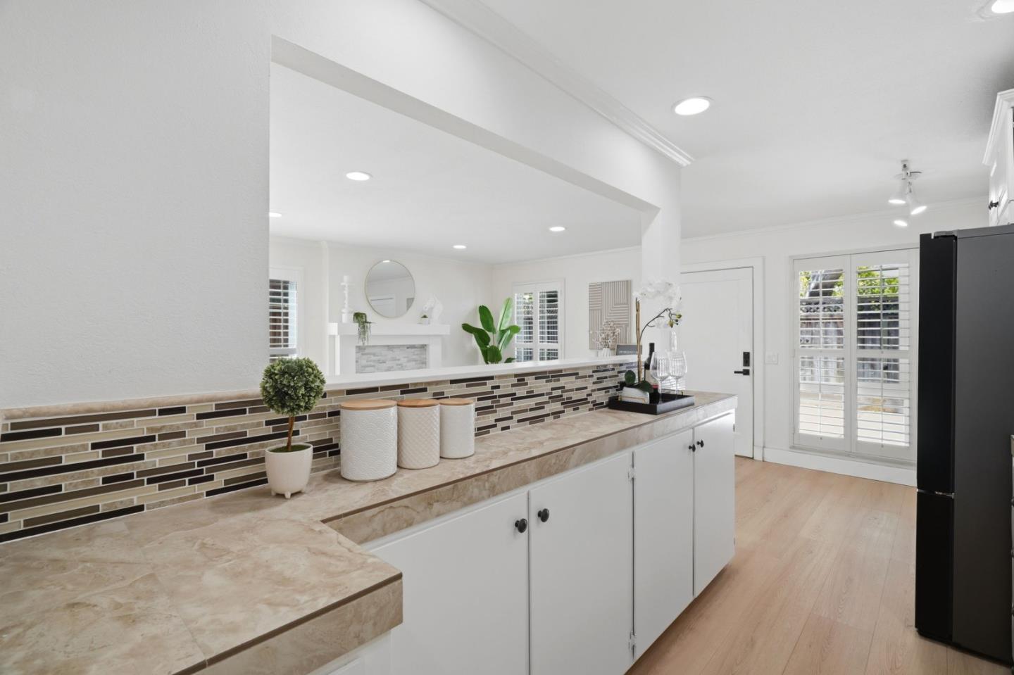 Detail Gallery Image 10 of 44 For 124 & 126 Camellia Ter, Los Gatos,  CA 95032 - 5 Beds | 3 Baths