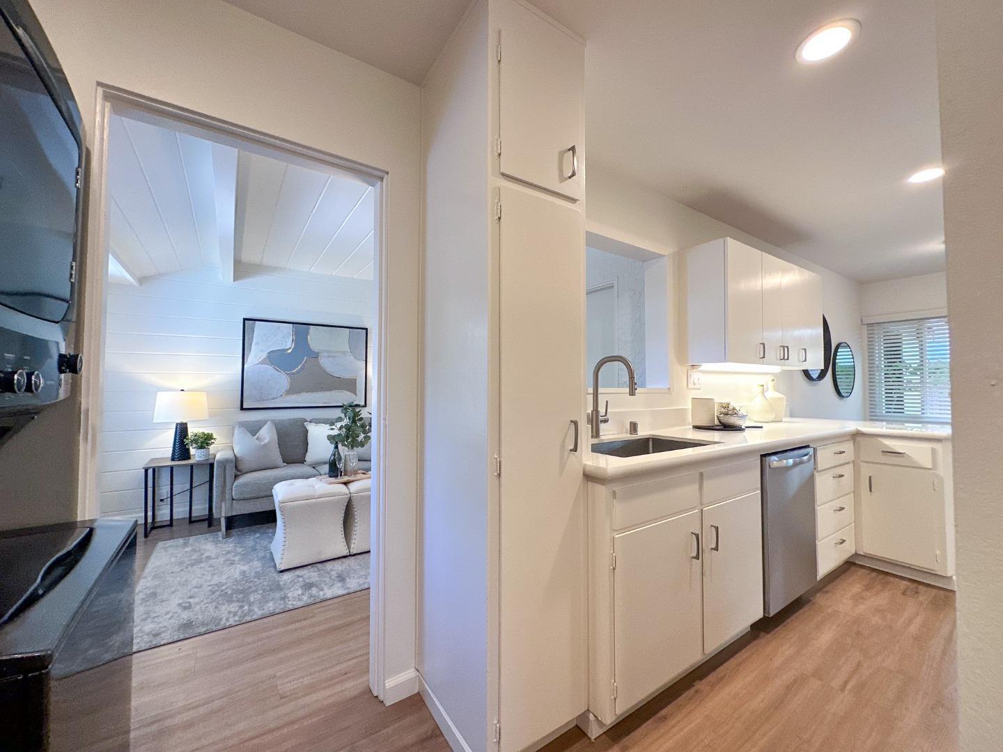 Detail Gallery Image 33 of 44 For 124 & 126 Camellia Ter, Los Gatos,  CA 95032 - 5 Beds | 3 Baths