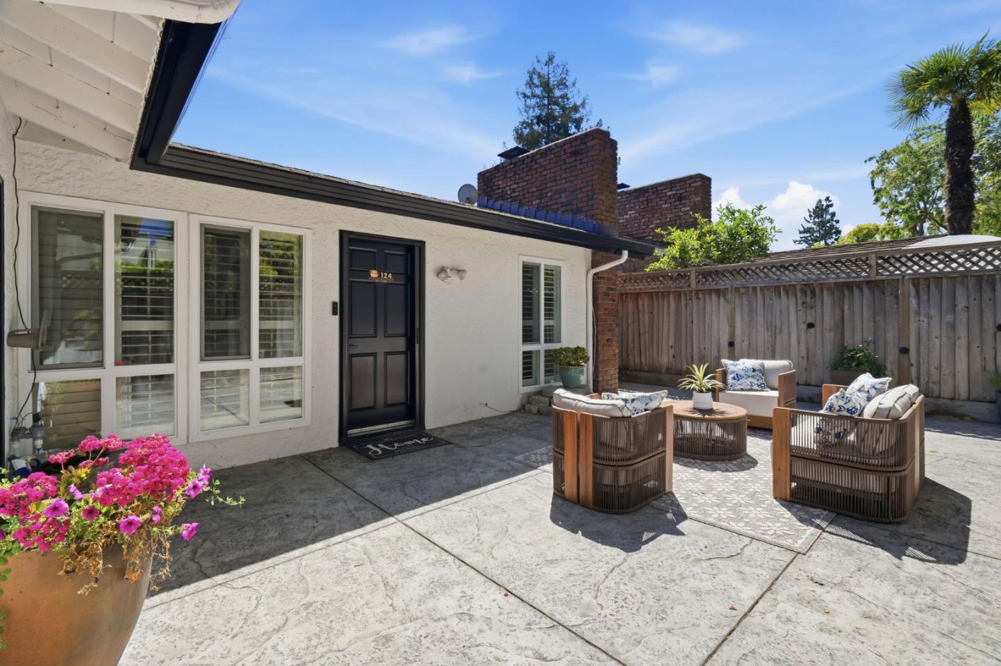 Detail Gallery Image 4 of 44 For 124 & 126 Camellia Ter, Los Gatos,  CA 95032 - 5 Beds | 3 Baths