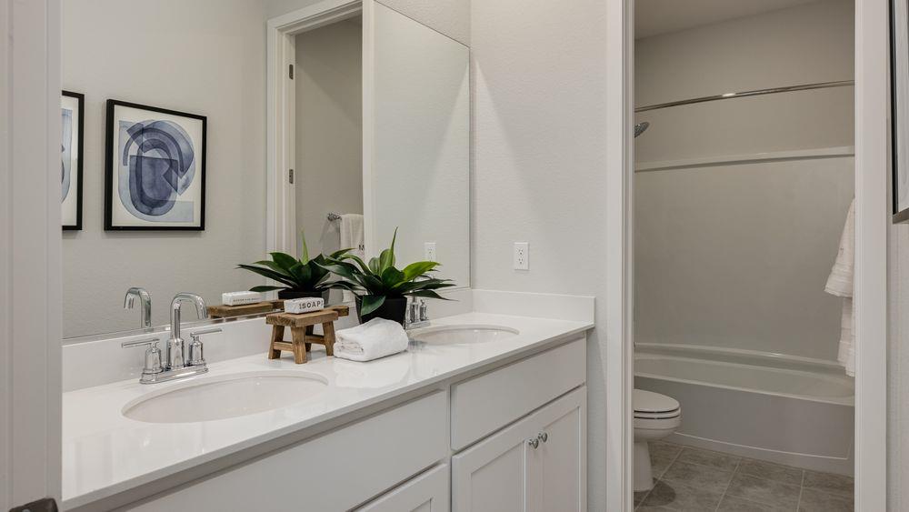 Detail Gallery Image 12 of 22 For 3230 Oak Trail Dr, Manteca,  CA 95337 - 3 Beds | 2/1 Baths