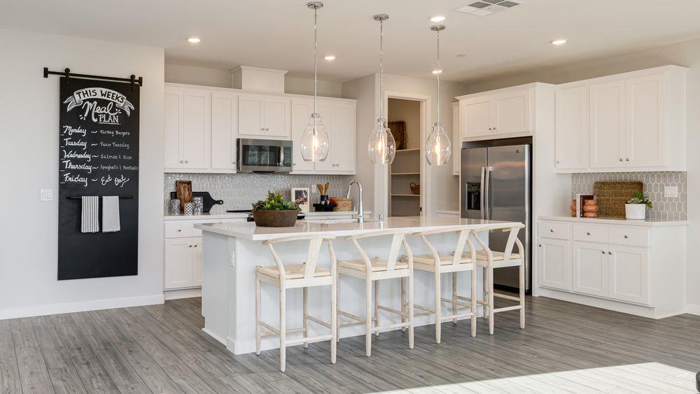 Detail Gallery Image 2 of 22 For 3230 Oak Trail Dr, Manteca,  CA 95337 - 3 Beds | 2/1 Baths