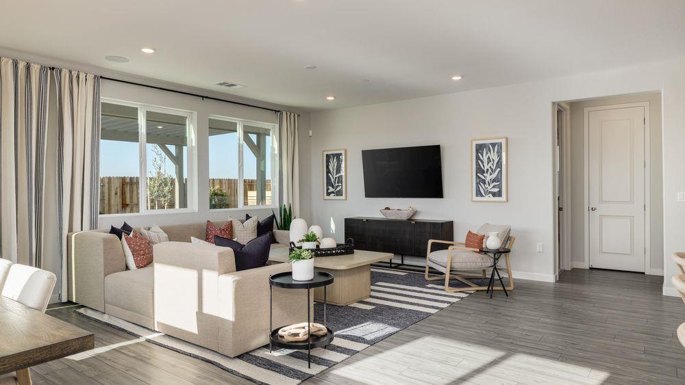 Detail Gallery Image 7 of 22 For 3230 Oak Trail Dr, Manteca,  CA 95337 - 3 Beds | 2/1 Baths