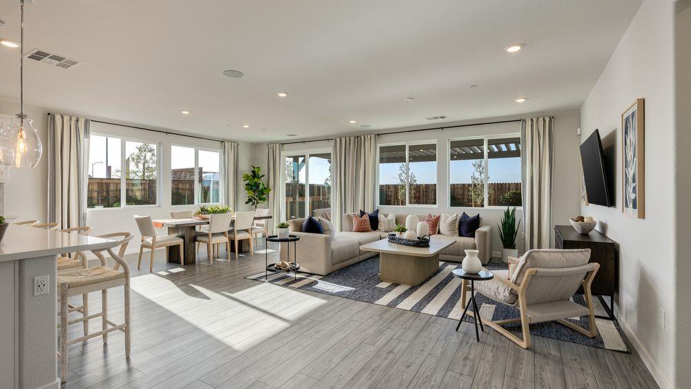 Detail Gallery Image 8 of 22 For 3230 Oak Trail Dr, Manteca,  CA 95337 - 3 Beds | 2/1 Baths