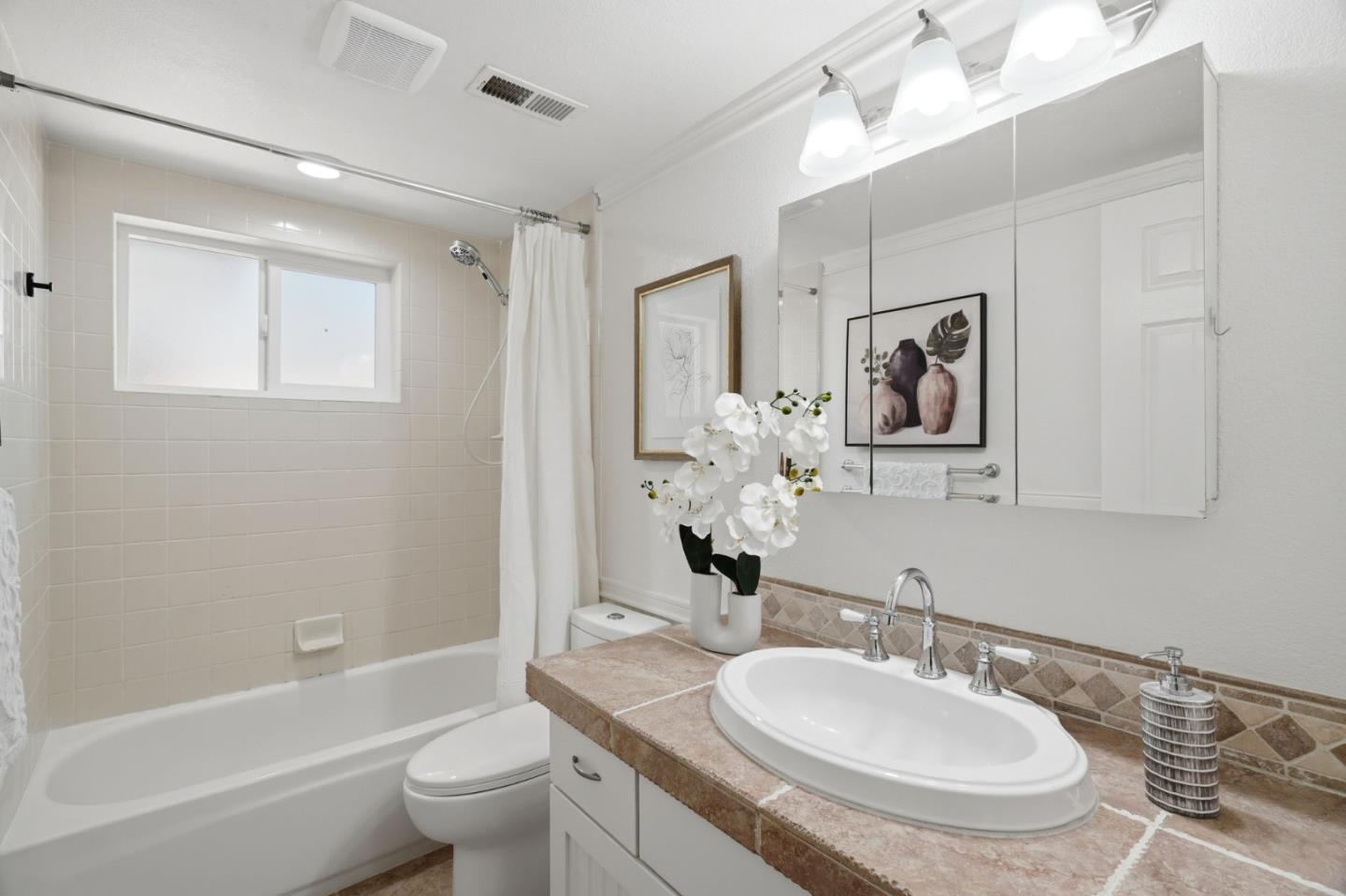 Detail Gallery Image 16 of 43 For , Los Gatos,  CA 95032 - – Beds | – Baths