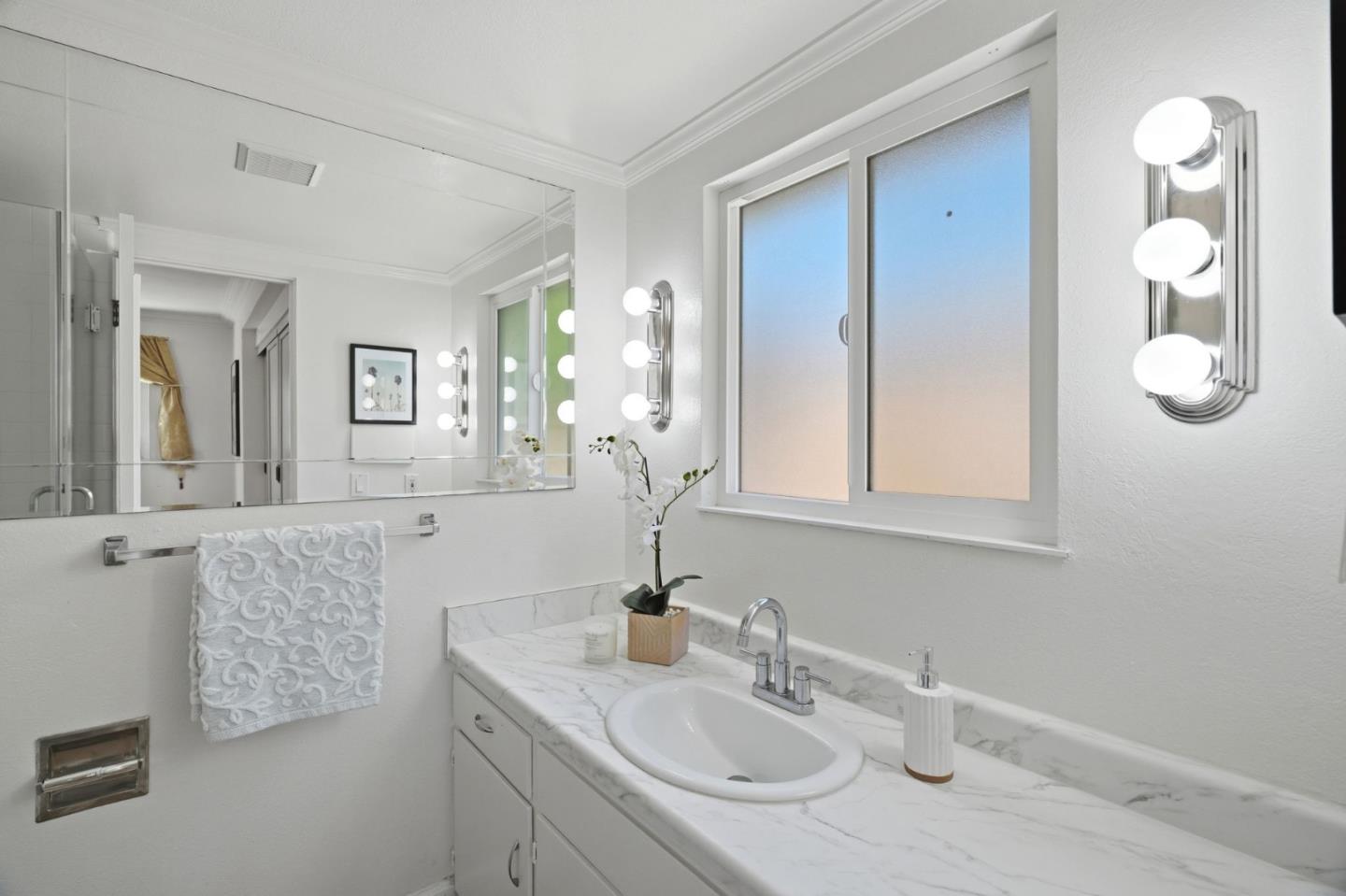 Detail Gallery Image 21 of 43 For , Los Gatos,  CA 95032 - – Beds | – Baths