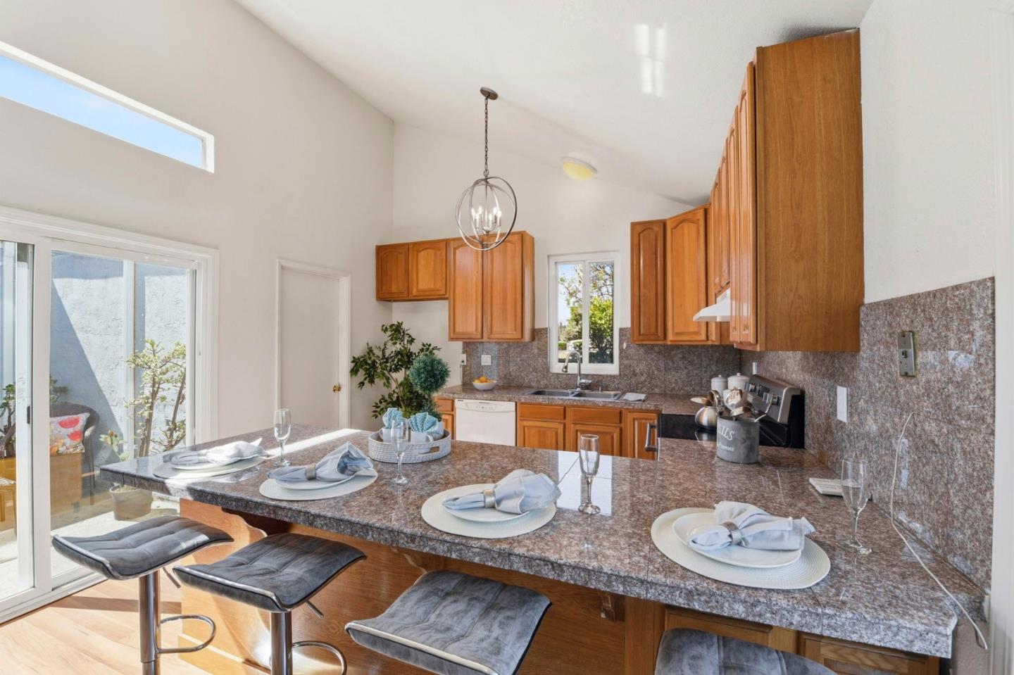 Detail Gallery Image 6 of 34 For 2186 Bikini Ave, San Jose,  CA 95122 - 4 Beds | 2 Baths