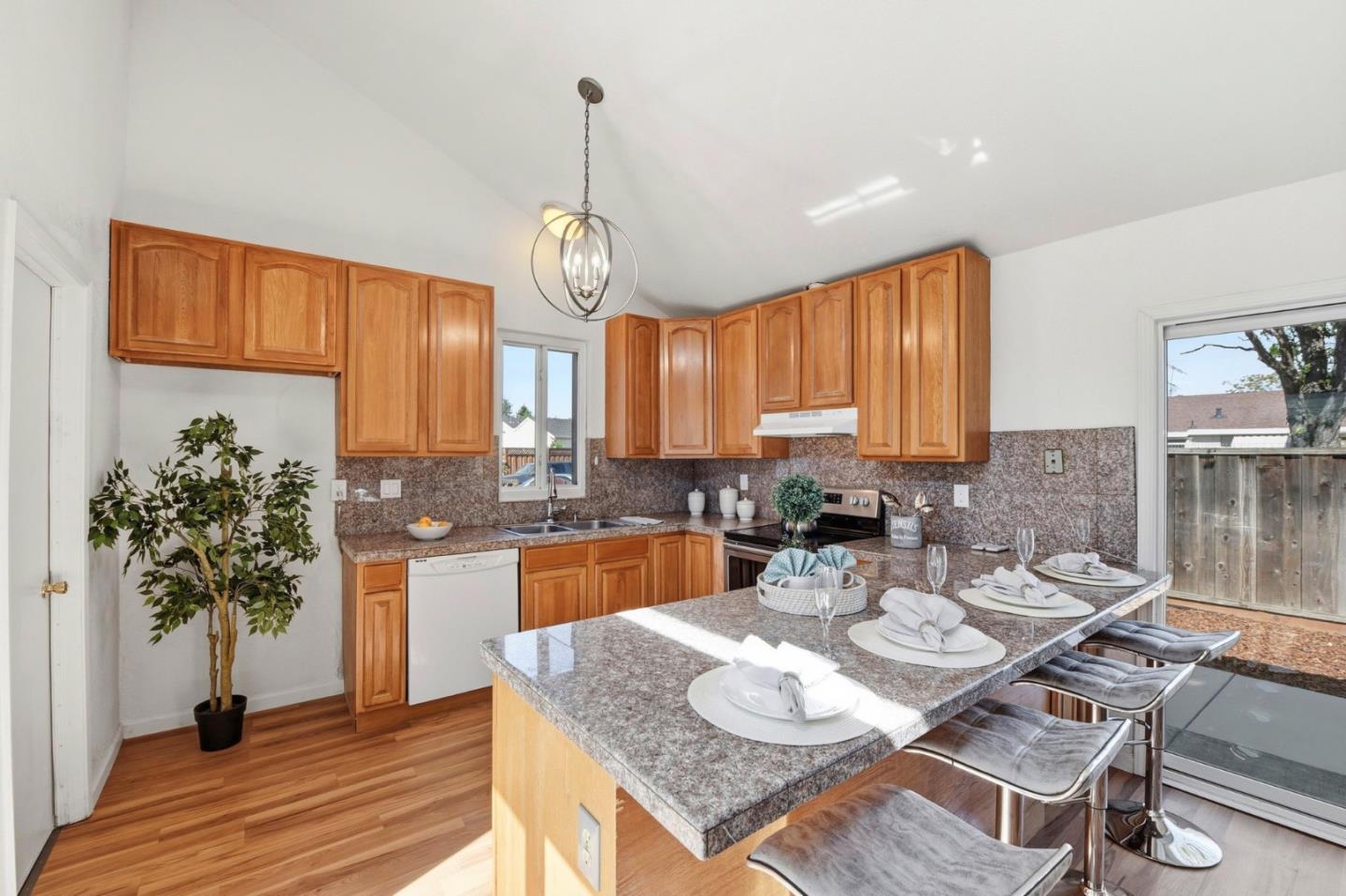 Detail Gallery Image 7 of 34 For 2186 Bikini Ave, San Jose,  CA 95122 - 4 Beds | 2 Baths