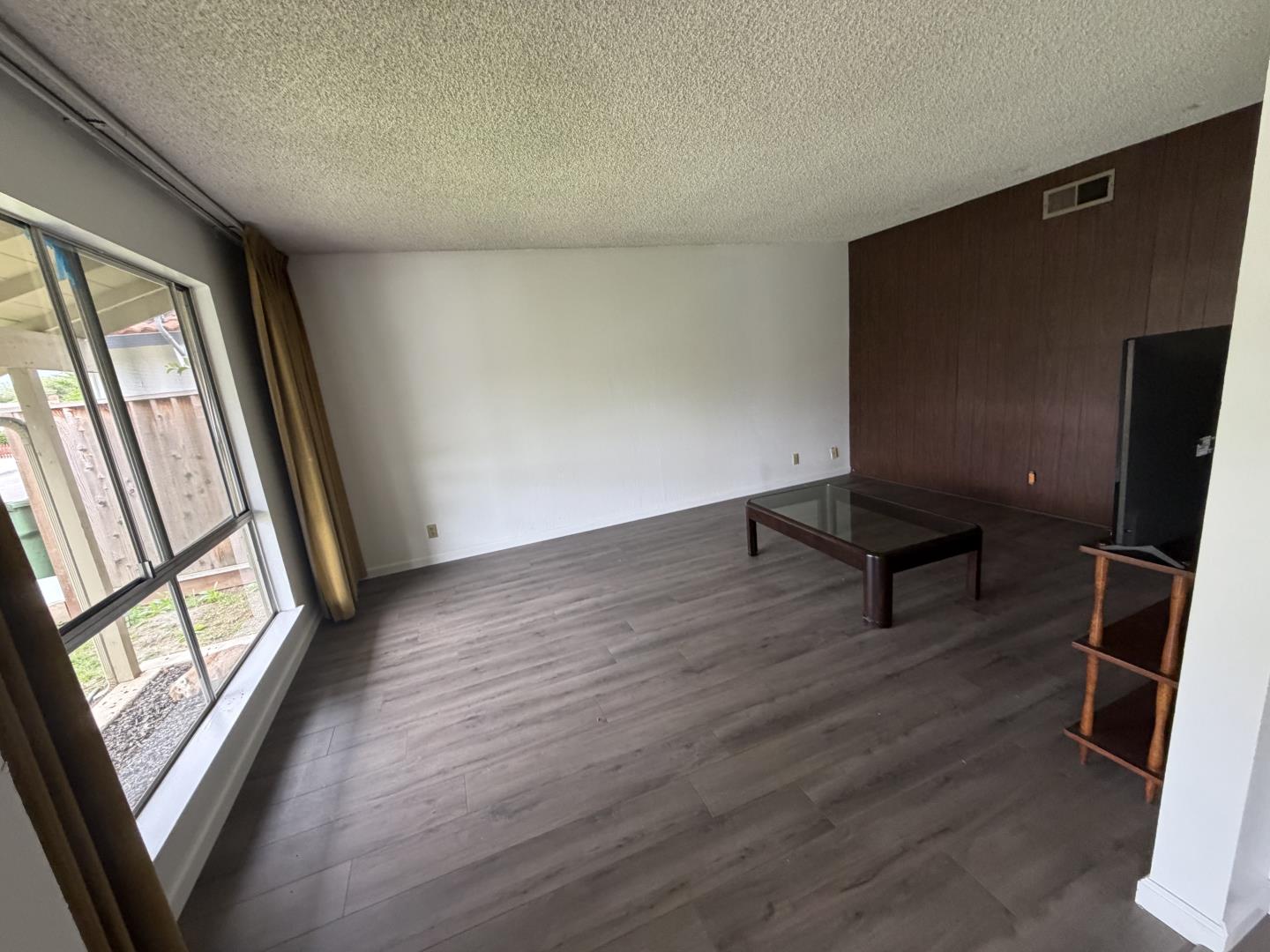 Detail Gallery Image 4 of 8 For 3736 Eastwood Cir, Santa Clara,  CA 95054 - 3 Beds | 2 Baths