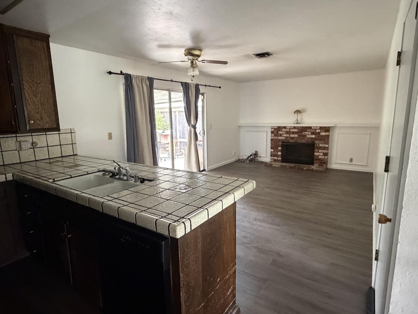 Detail Gallery Image 6 of 8 For 3736 Eastwood Cir, Santa Clara,  CA 95054 - 3 Beds | 2 Baths