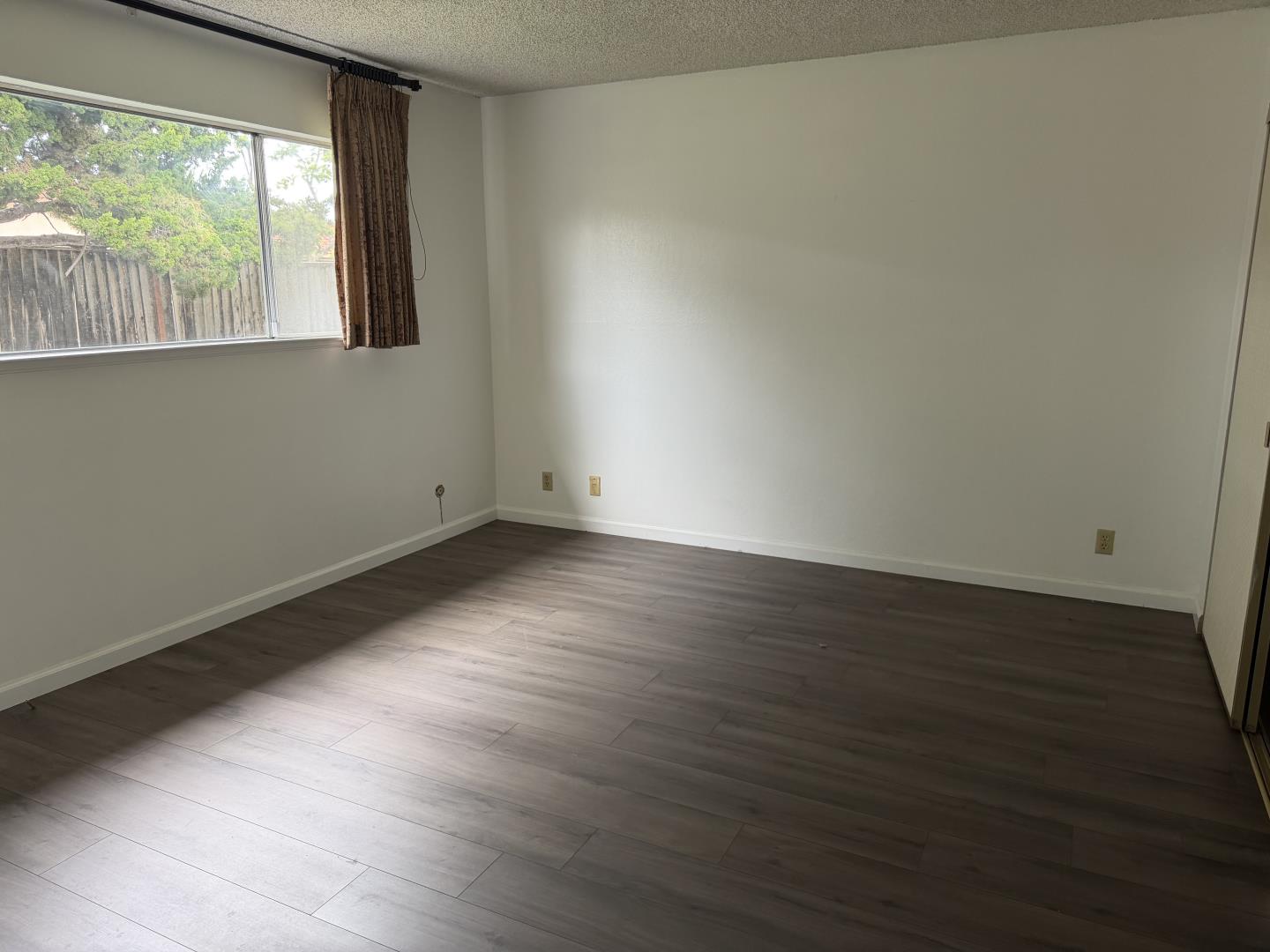 Detail Gallery Image 7 of 8 For 3736 Eastwood Cir, Santa Clara,  CA 95054 - 3 Beds | 2 Baths