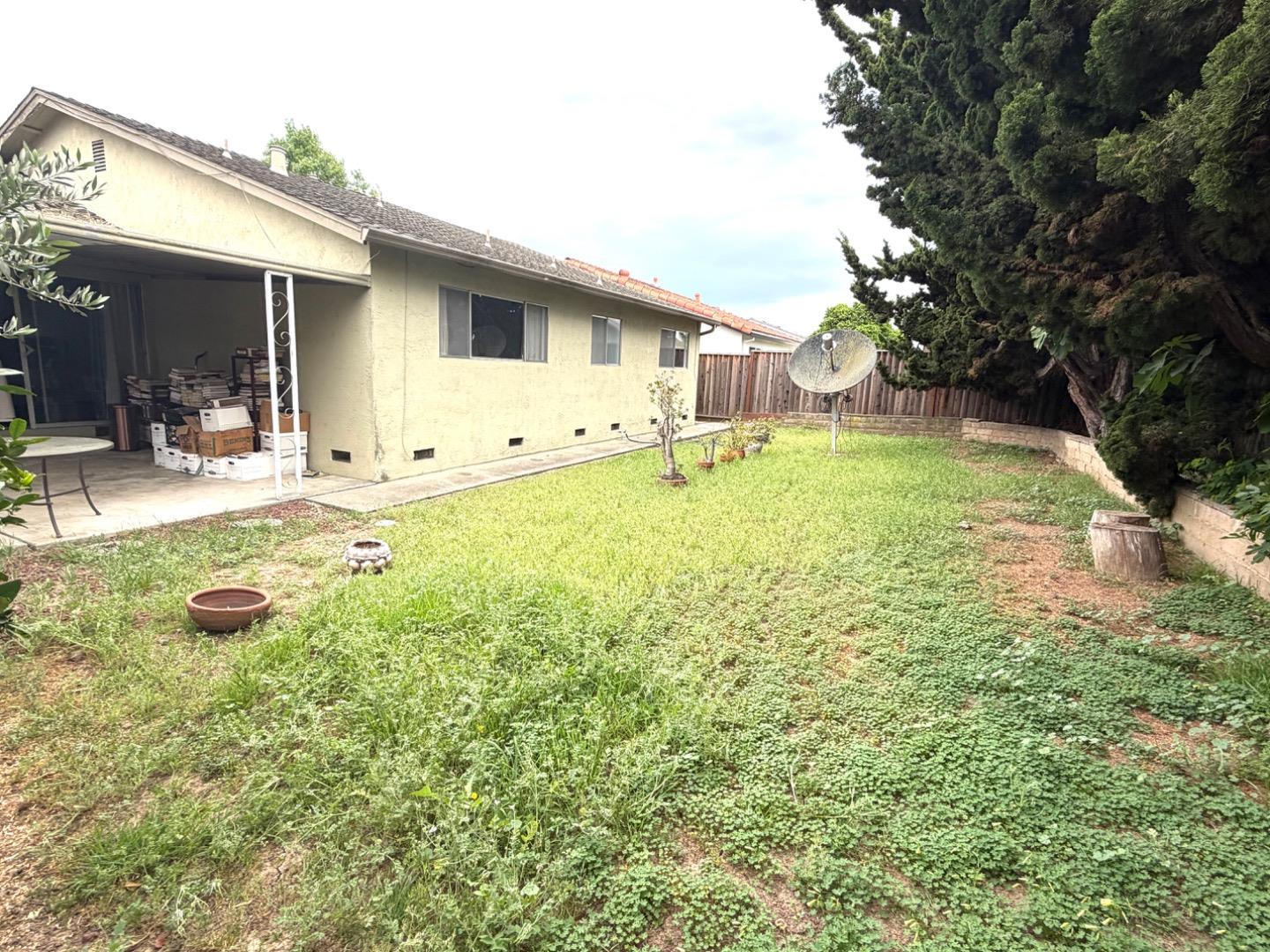 Detail Gallery Image 8 of 8 For 3736 Eastwood Cir, Santa Clara,  CA 95054 - 3 Beds | 2 Baths