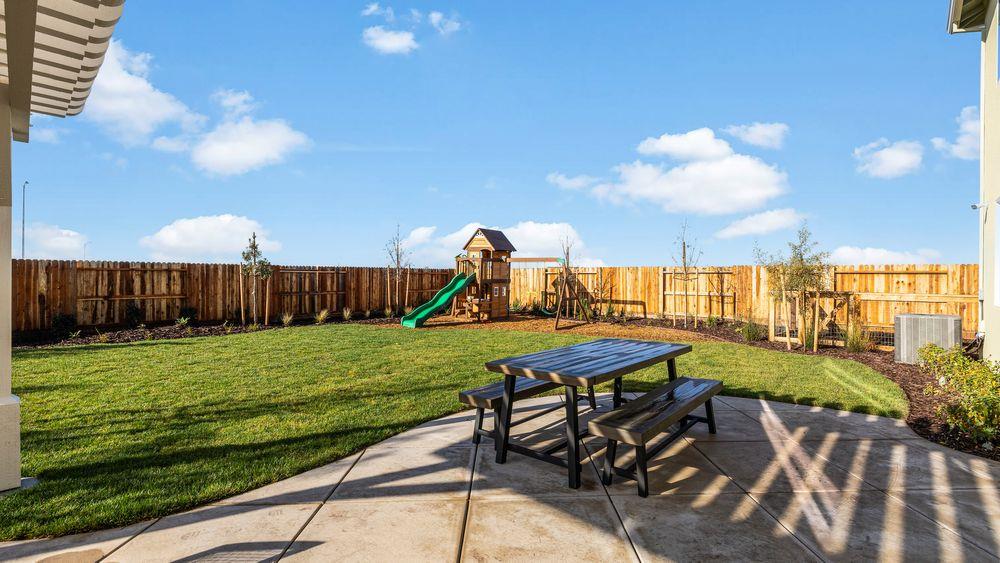 Detail Gallery Image 22 of 25 For 3246 Oak Trail Dr, Manteca,  CA 95337 - 5 Beds | 3 Baths