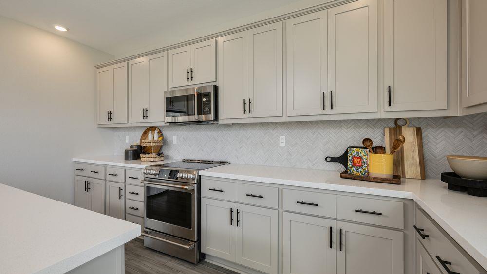 Detail Gallery Image 3 of 25 For 3246 Oak Trail Dr, Manteca,  CA 95337 - 5 Beds | 3 Baths