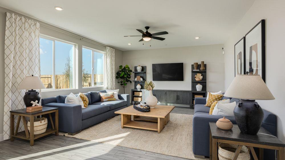 Detail Gallery Image 7 of 25 For 3246 Oak Trail Dr, Manteca,  CA 95337 - 5 Beds | 3 Baths