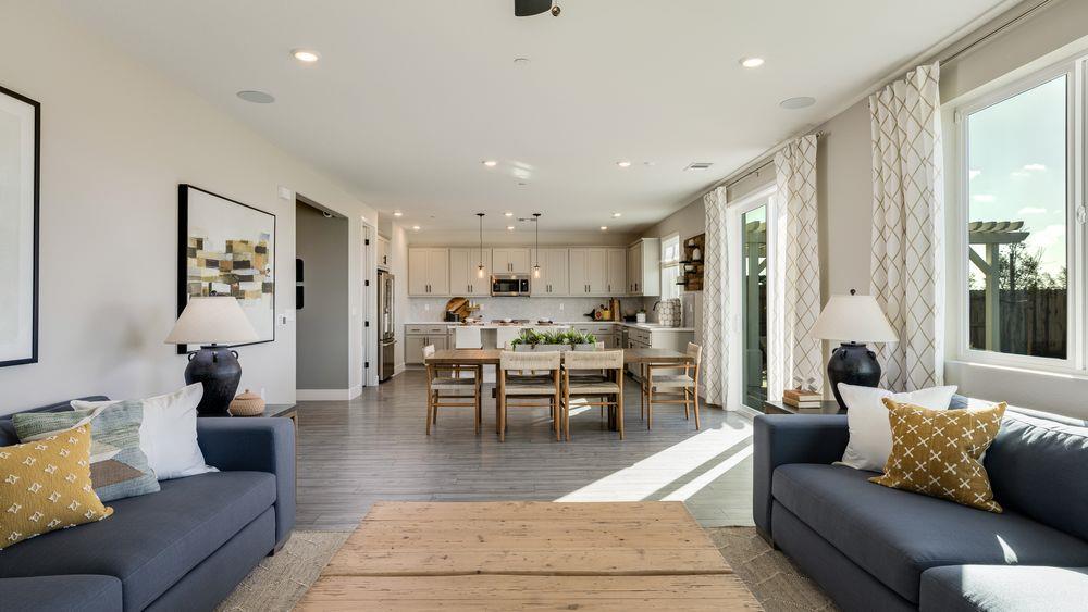 Detail Gallery Image 8 of 25 For 3246 Oak Trail Dr, Manteca,  CA 95337 - 5 Beds | 3 Baths