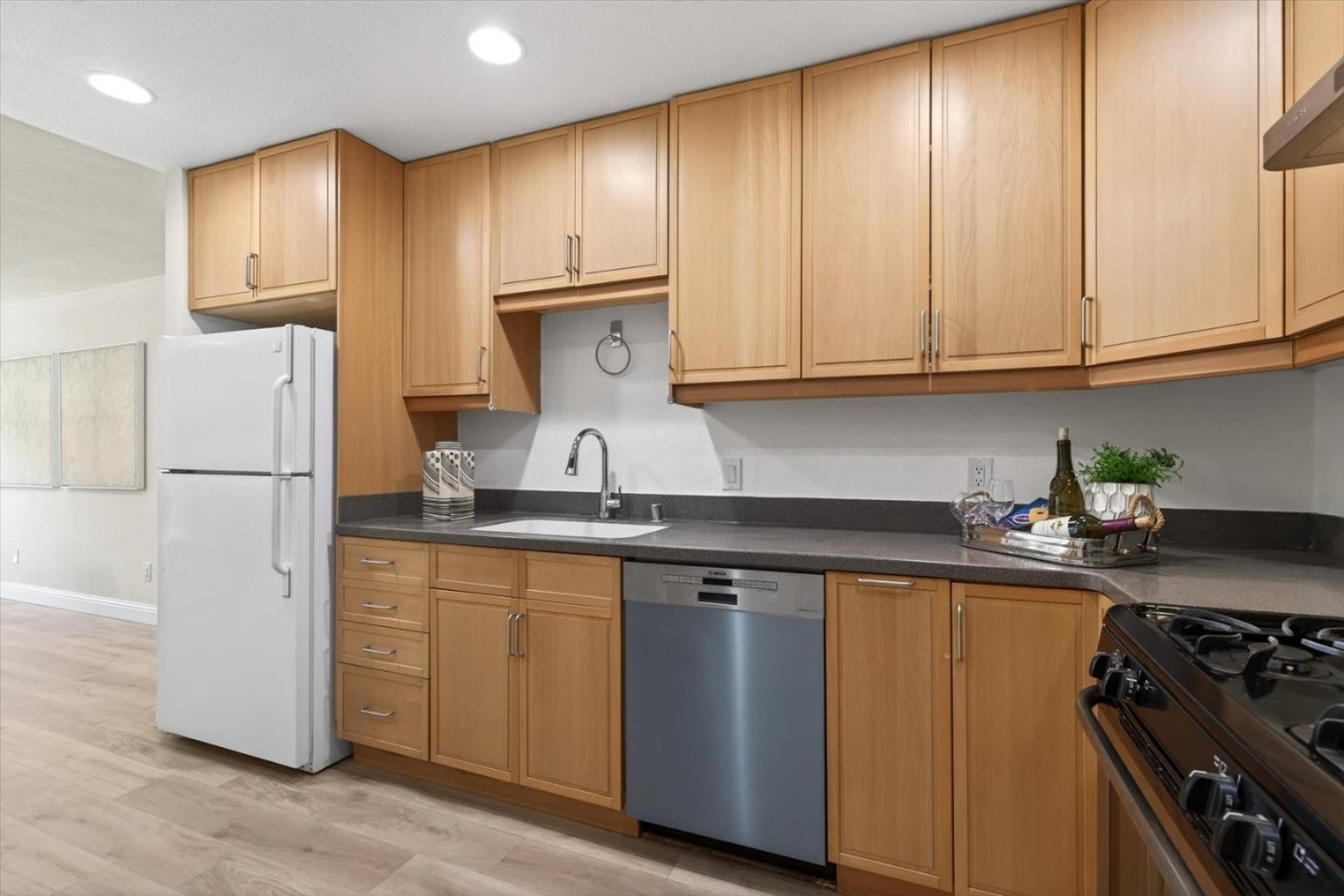 Detail Gallery Image 10 of 26 For 512 Lanfair Cir, San Jose,  CA 95136 - 3 Beds | 2 Baths