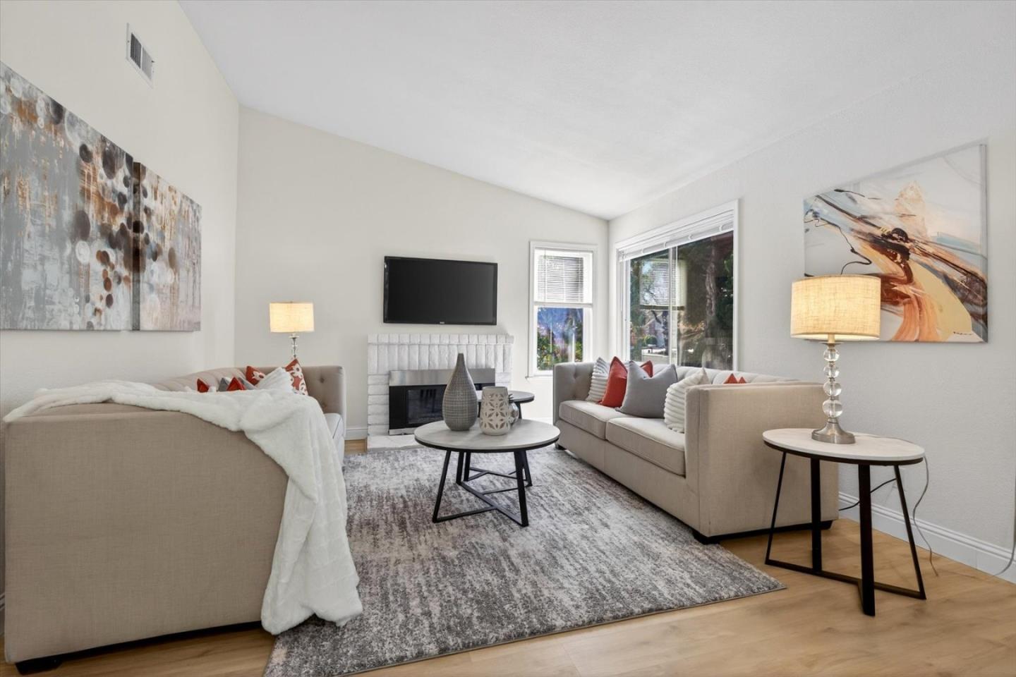 Detail Gallery Image 3 of 26 For 512 Lanfair Cir, San Jose,  CA 95136 - 3 Beds | 2 Baths