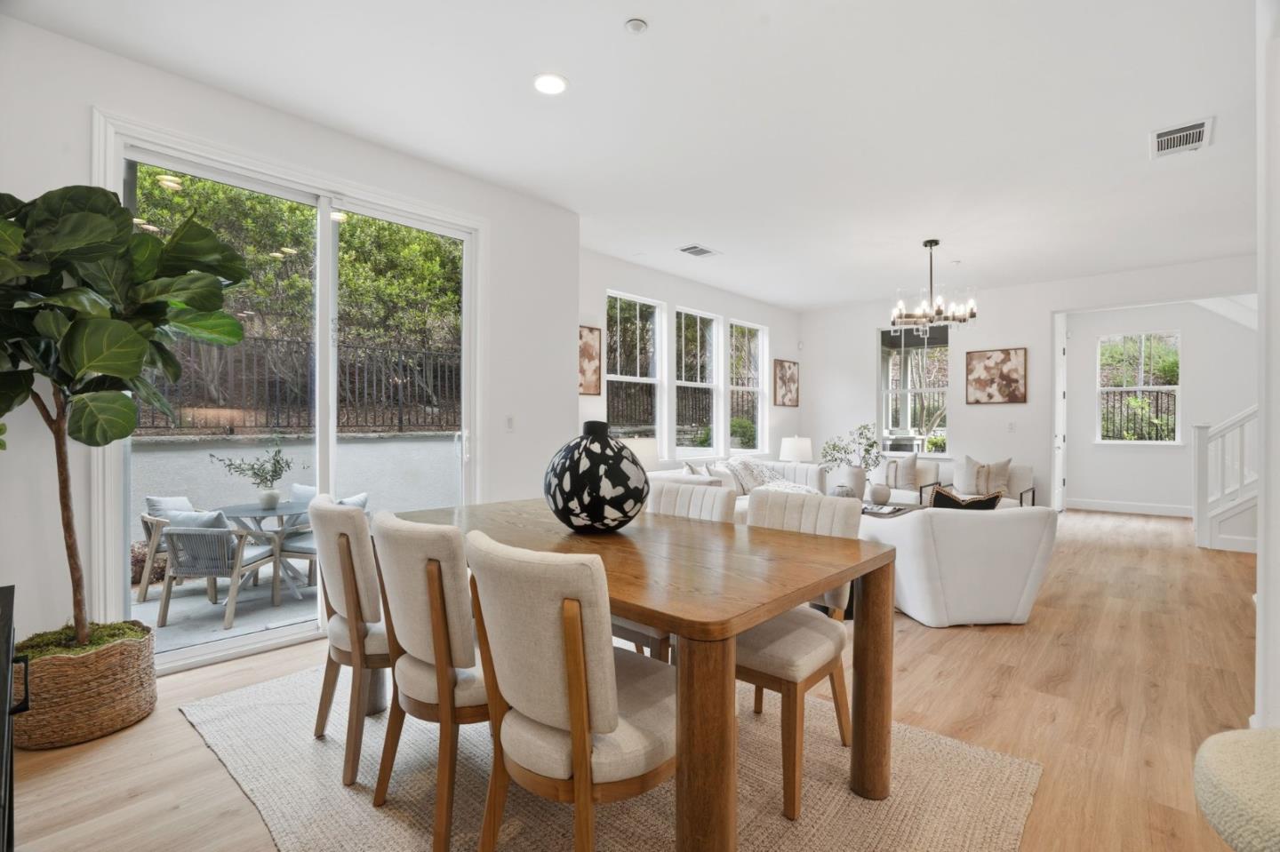 Detail Gallery Image 11 of 46 For 700 Live Oak Way #702,  Belmont,  CA 94002 - 2 Beds | 2/1 Baths