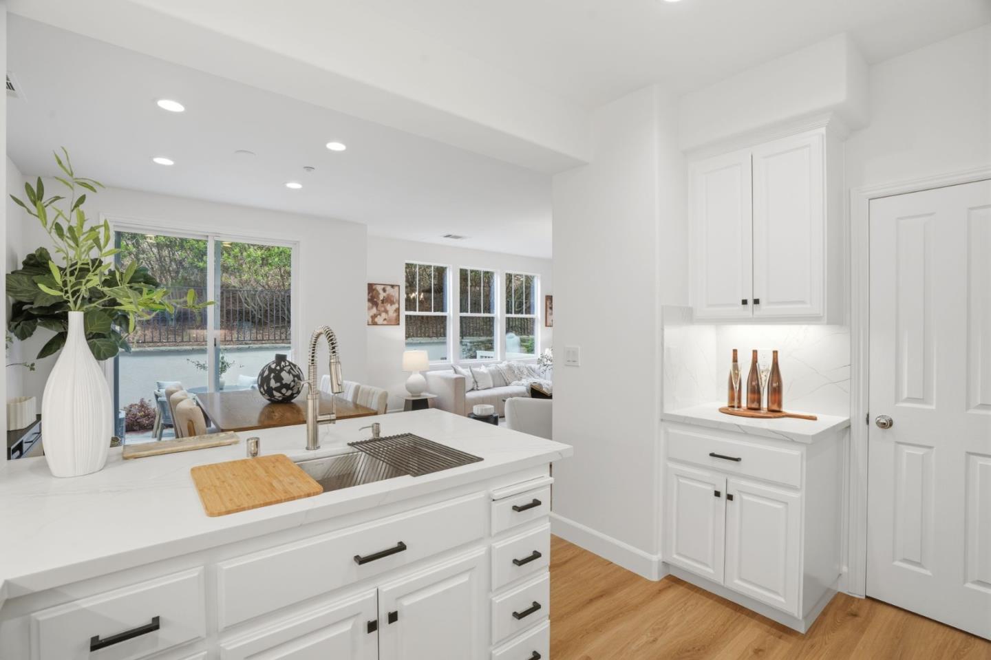 Detail Gallery Image 15 of 46 For 700 Live Oak Way #702,  Belmont,  CA 94002 - 2 Beds | 2/1 Baths