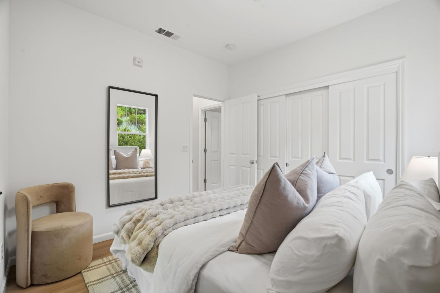 Detail Gallery Image 20 of 46 For 700 Live Oak Way #702,  Belmont,  CA 94002 - 2 Beds | 2/1 Baths