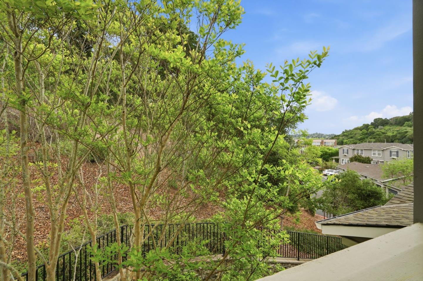 Detail Gallery Image 25 of 46 For 700 Live Oak Way #702,  Belmont,  CA 94002 - 2 Beds | 2/1 Baths