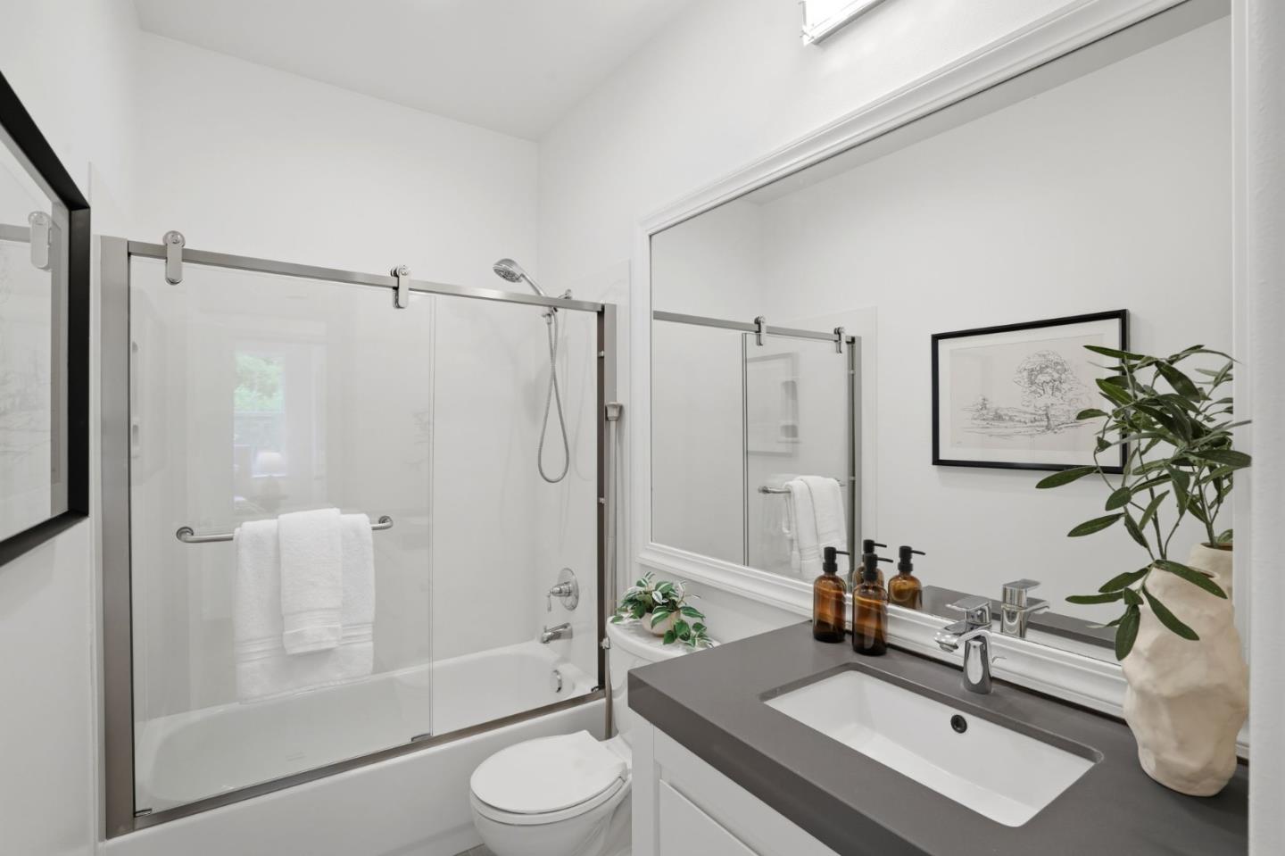 Detail Gallery Image 27 of 46 For 700 Live Oak Way #702,  Belmont,  CA 94002 - 2 Beds | 2/1 Baths