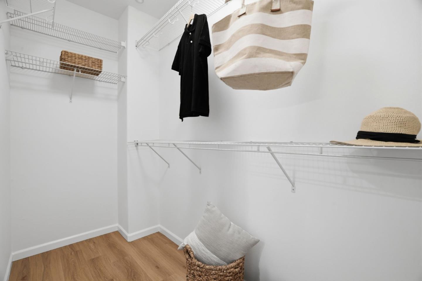 Detail Gallery Image 33 of 46 For 700 Live Oak Way #702,  Belmont,  CA 94002 - 2 Beds | 2/1 Baths