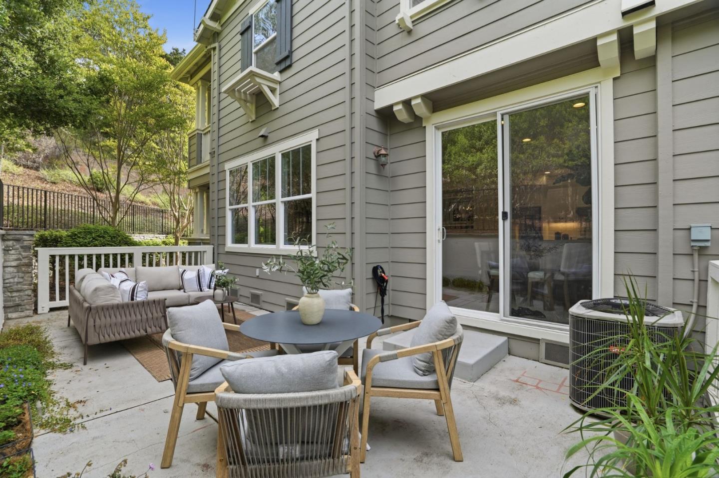 Detail Gallery Image 34 of 46 For 700 Live Oak Way #702,  Belmont,  CA 94002 - 2 Beds | 2/1 Baths