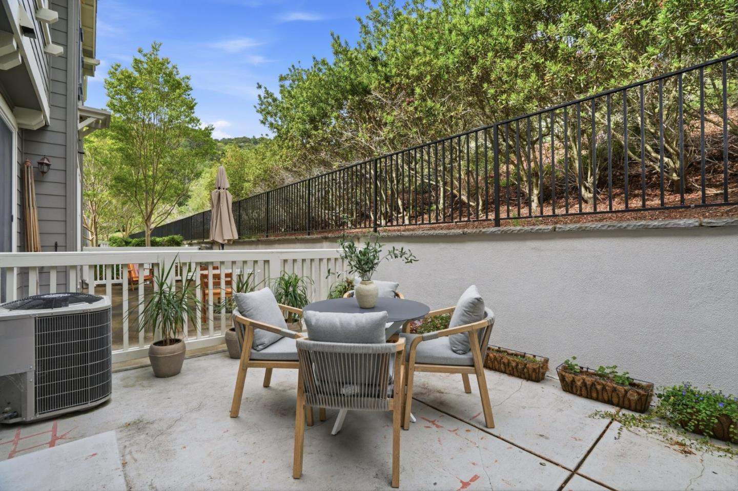 Detail Gallery Image 36 of 46 For 700 Live Oak Way #702,  Belmont,  CA 94002 - 2 Beds | 2/1 Baths