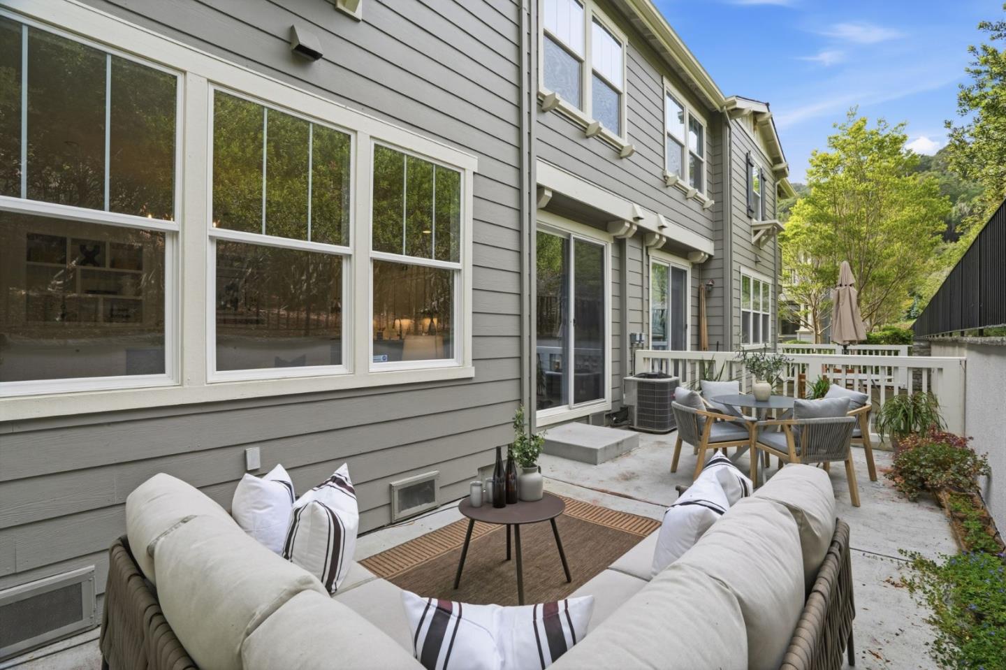 Detail Gallery Image 37 of 46 For 700 Live Oak Way #702,  Belmont,  CA 94002 - 2 Beds | 2/1 Baths