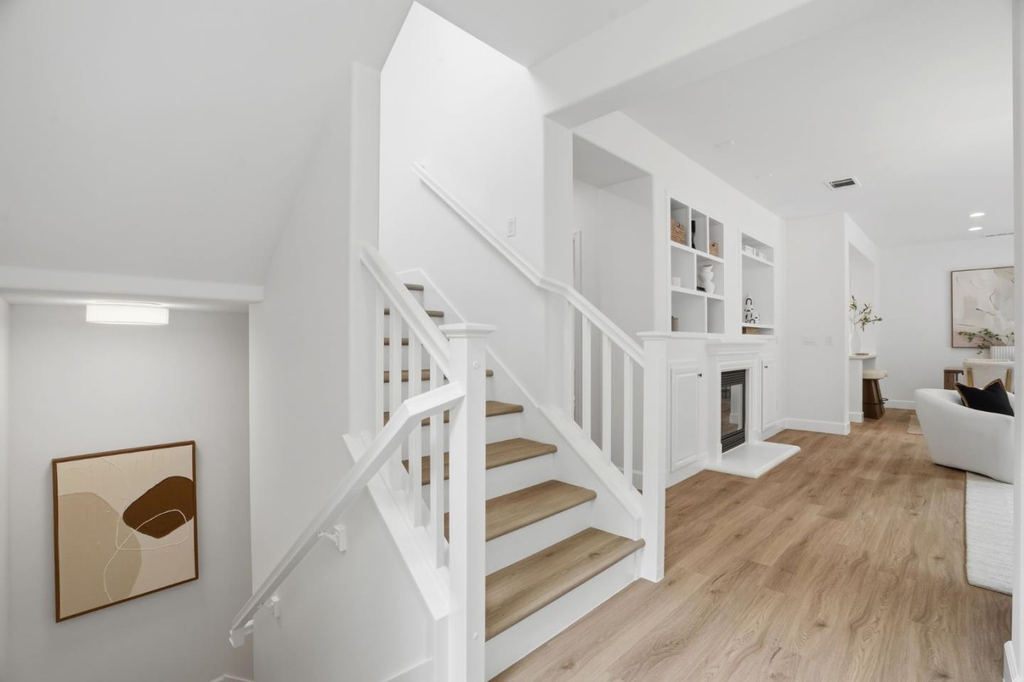 Detail Gallery Image 4 of 46 For 700 Live Oak Way #702,  Belmont,  CA 94002 - 2 Beds | 2/1 Baths