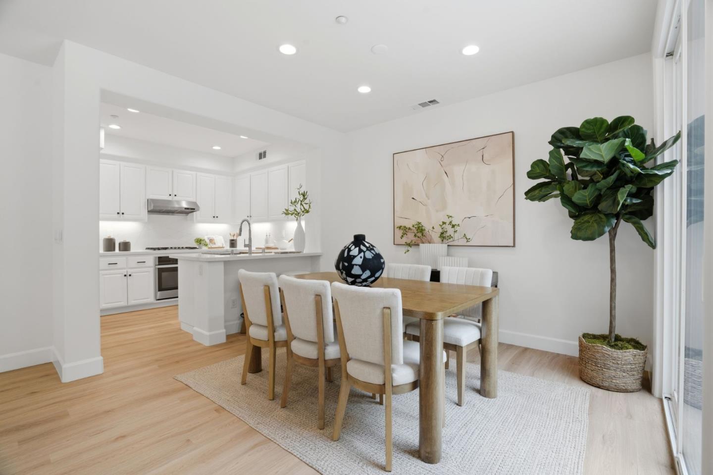 Detail Gallery Image 9 of 46 For 700 Live Oak Way #702,  Belmont,  CA 94002 - 2 Beds | 2/1 Baths