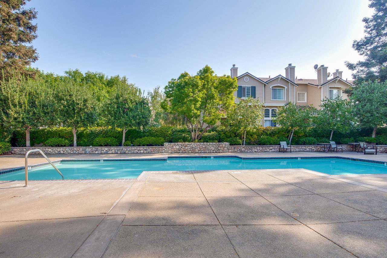 Detail Gallery Image 12 of 12 For 1876 Kenai Cmn, San Jose,  CA 95131 - 2 Beds | 2/1 Baths