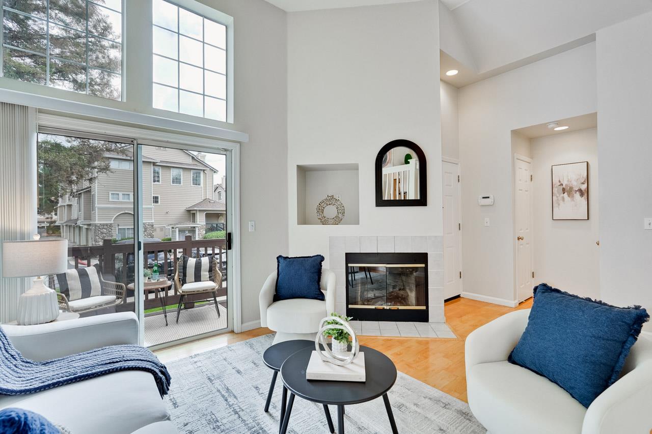 Detail Gallery Image 2 of 12 For 1876 Kenai Cmn, San Jose,  CA 95131 - 2 Beds | 2/1 Baths