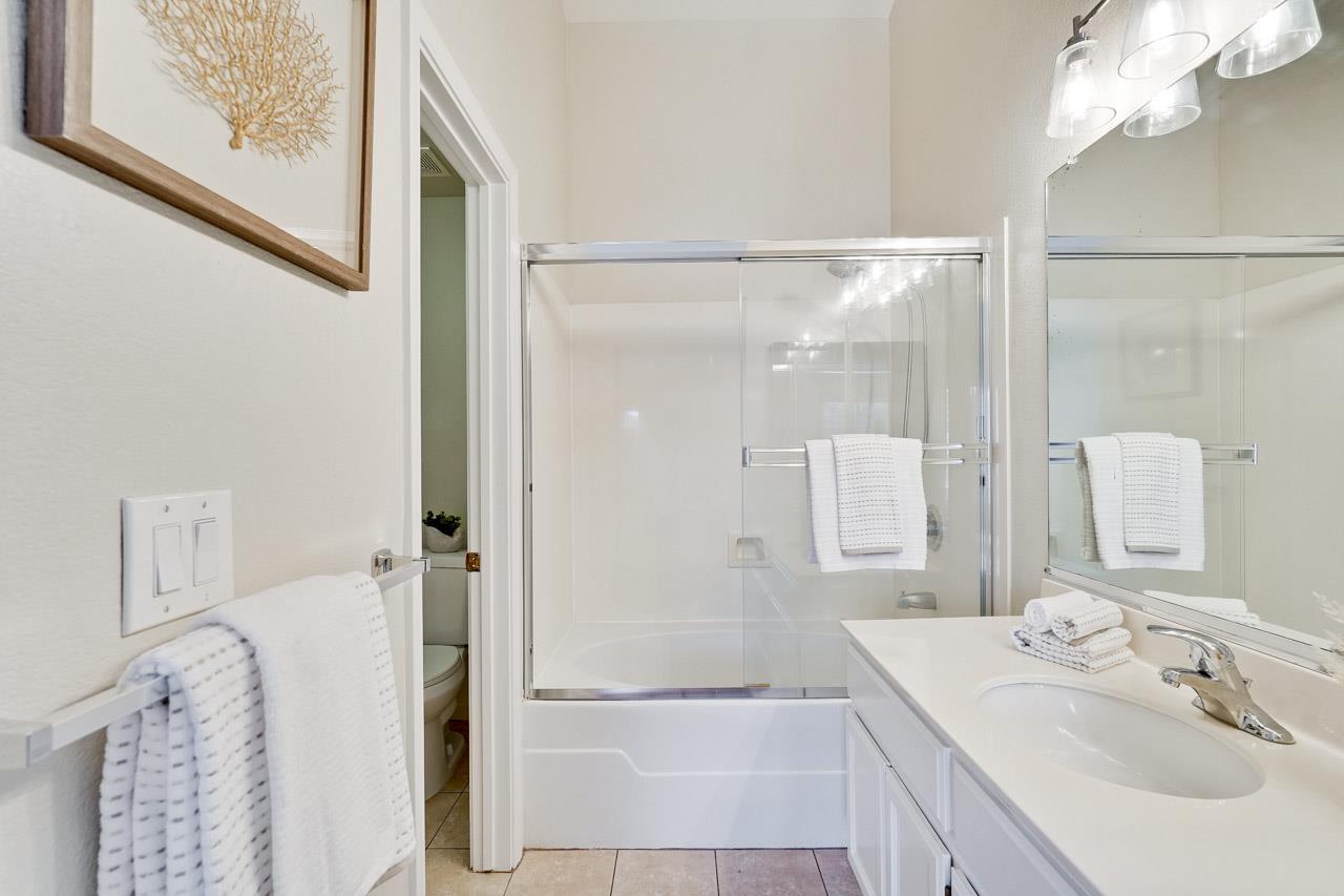 Detail Gallery Image 8 of 12 For 1876 Kenai Cmn, San Jose,  CA 95131 - 2 Beds | 2/1 Baths