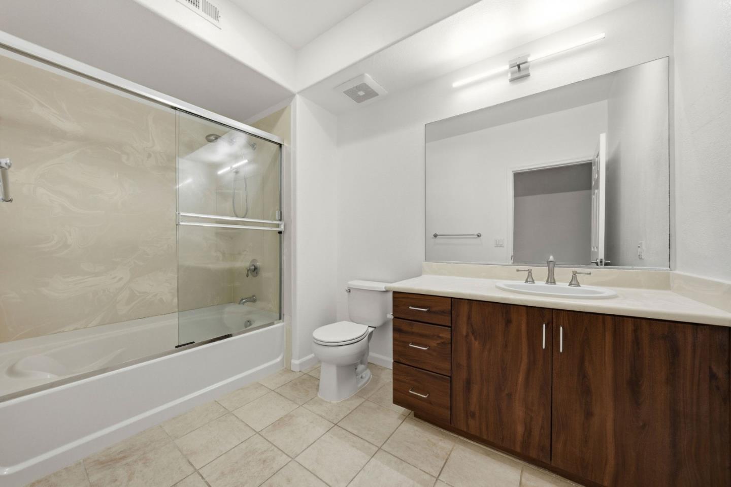 Detail Gallery Image 14 of 47 For 1101 S Main St #222,  Milpitas,  CA 95035 - 3 Beds | 2 Baths