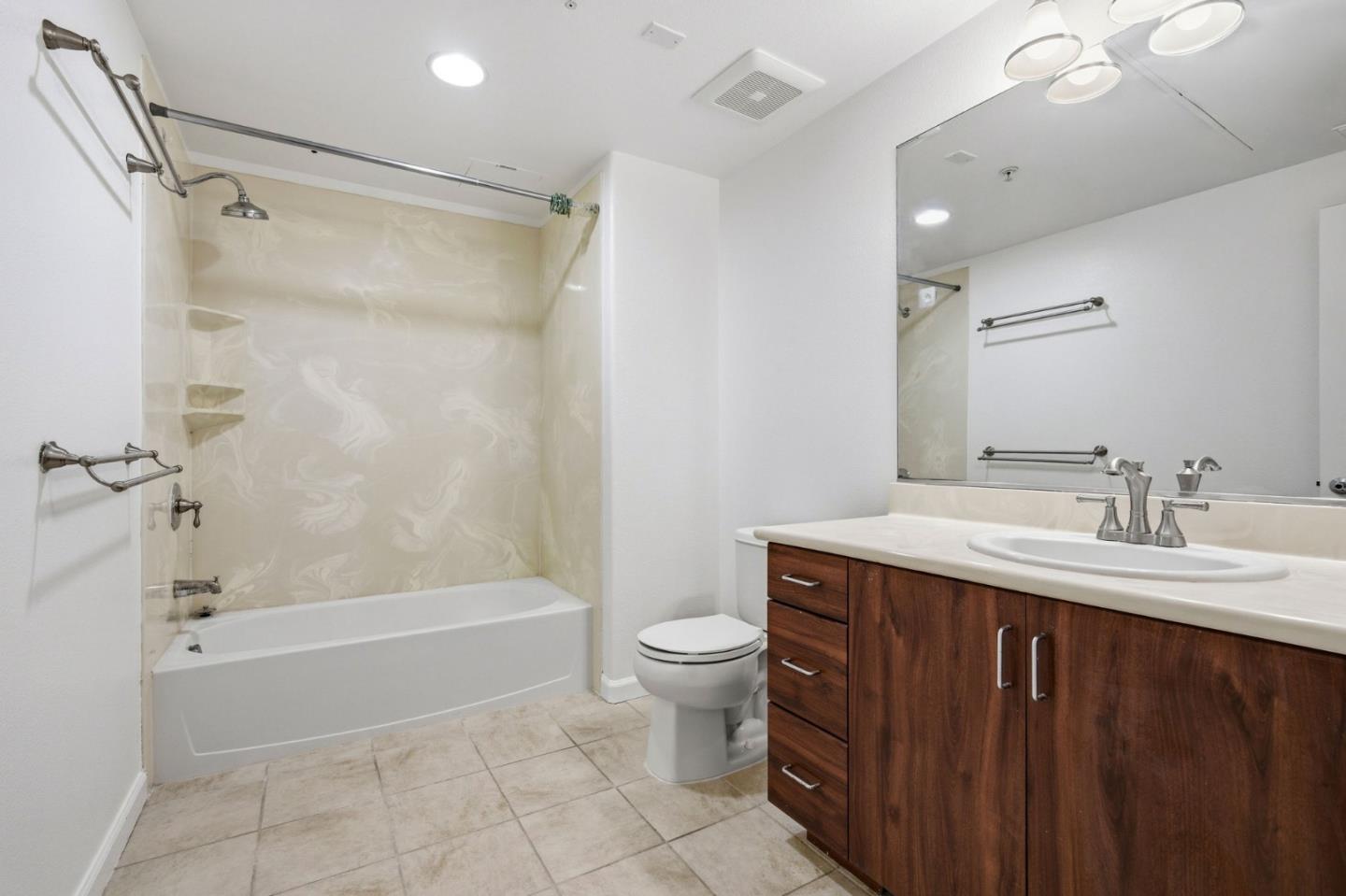 Detail Gallery Image 20 of 47 For 1101 S Main St #222,  Milpitas,  CA 95035 - 3 Beds | 2 Baths