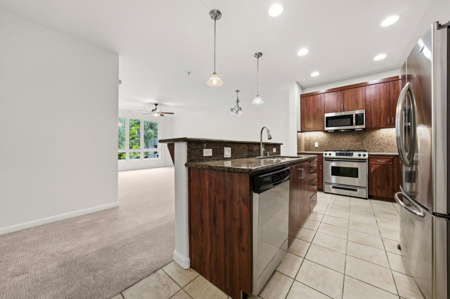 Detail Gallery Image 34 of 47 For 1101 S Main St #222,  Milpitas,  CA 95035 - 3 Beds | 2 Baths