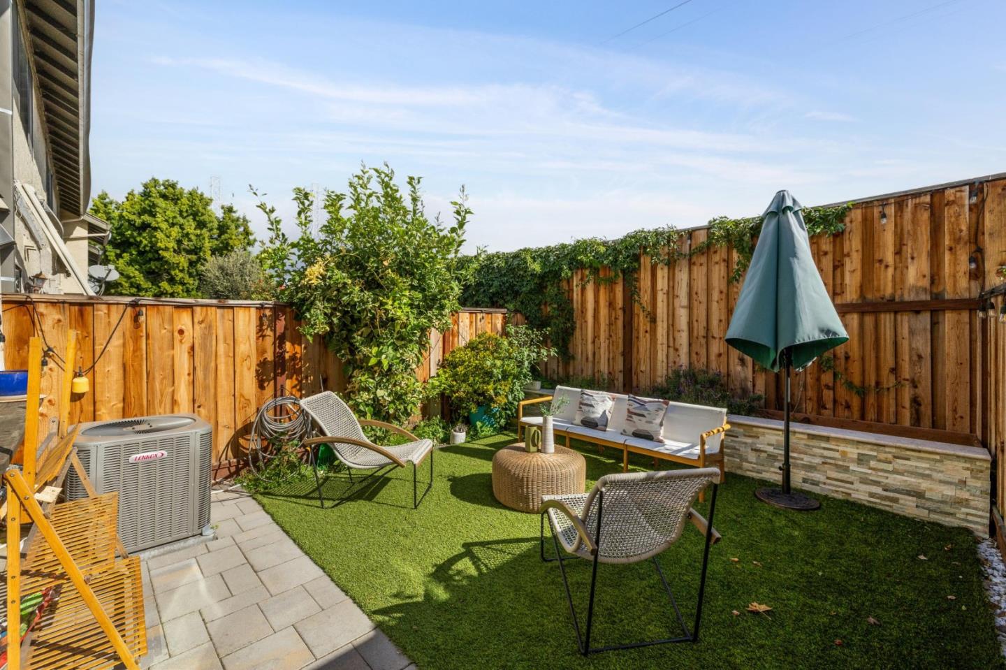 Detail Gallery Image 15 of 40 For 646 S Ahwanee Ter, Sunnyvale,  CA 94085 - 2 Beds | 2/1 Baths