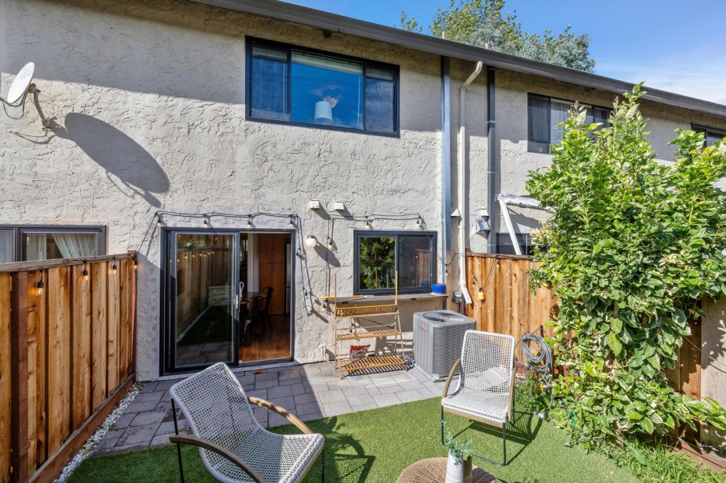 Detail Gallery Image 16 of 40 For 646 S Ahwanee Ter, Sunnyvale,  CA 94085 - 2 Beds | 2/1 Baths