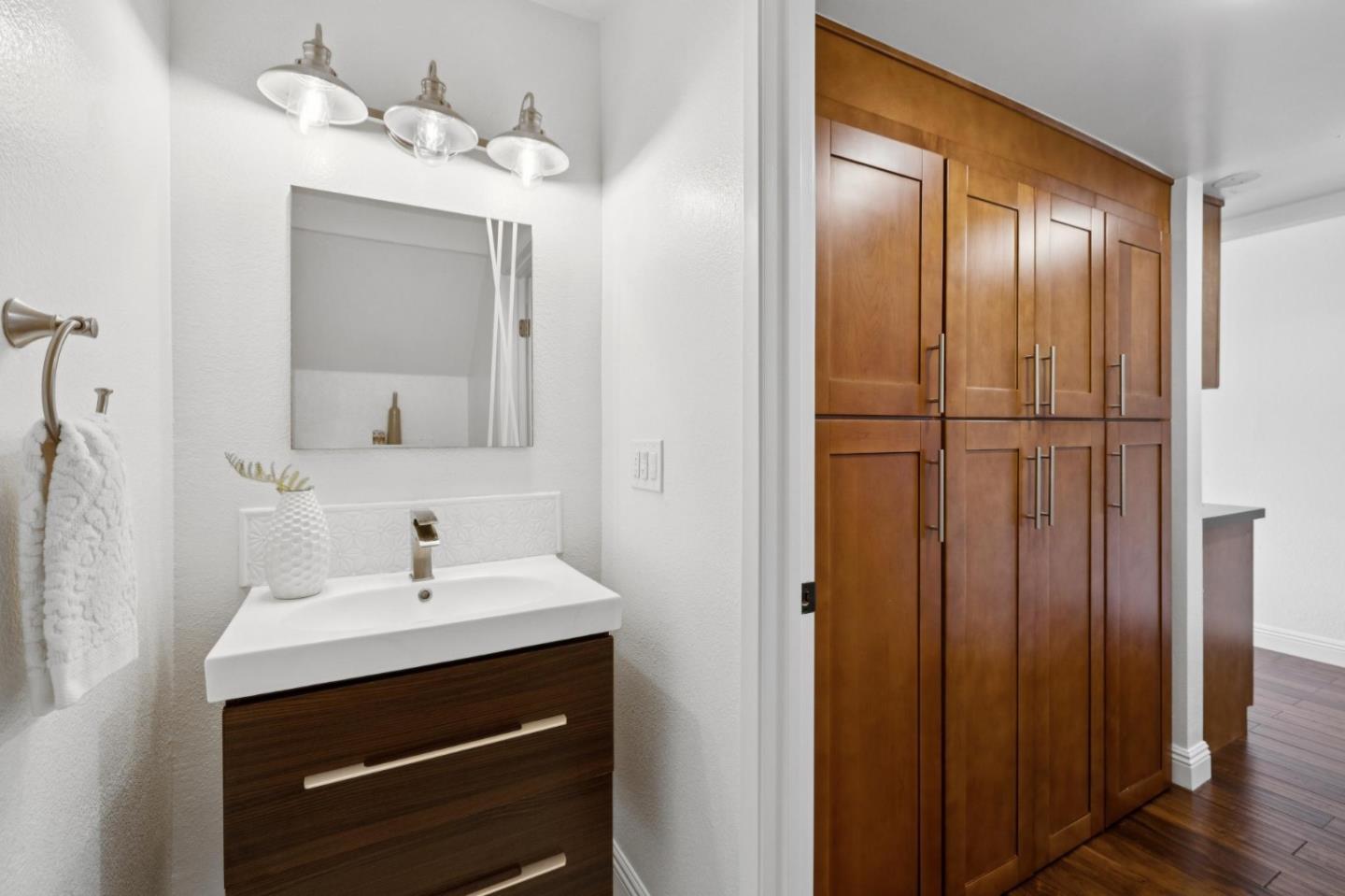 Detail Gallery Image 18 of 40 For 646 S Ahwanee Ter, Sunnyvale,  CA 94085 - 2 Beds | 2/1 Baths