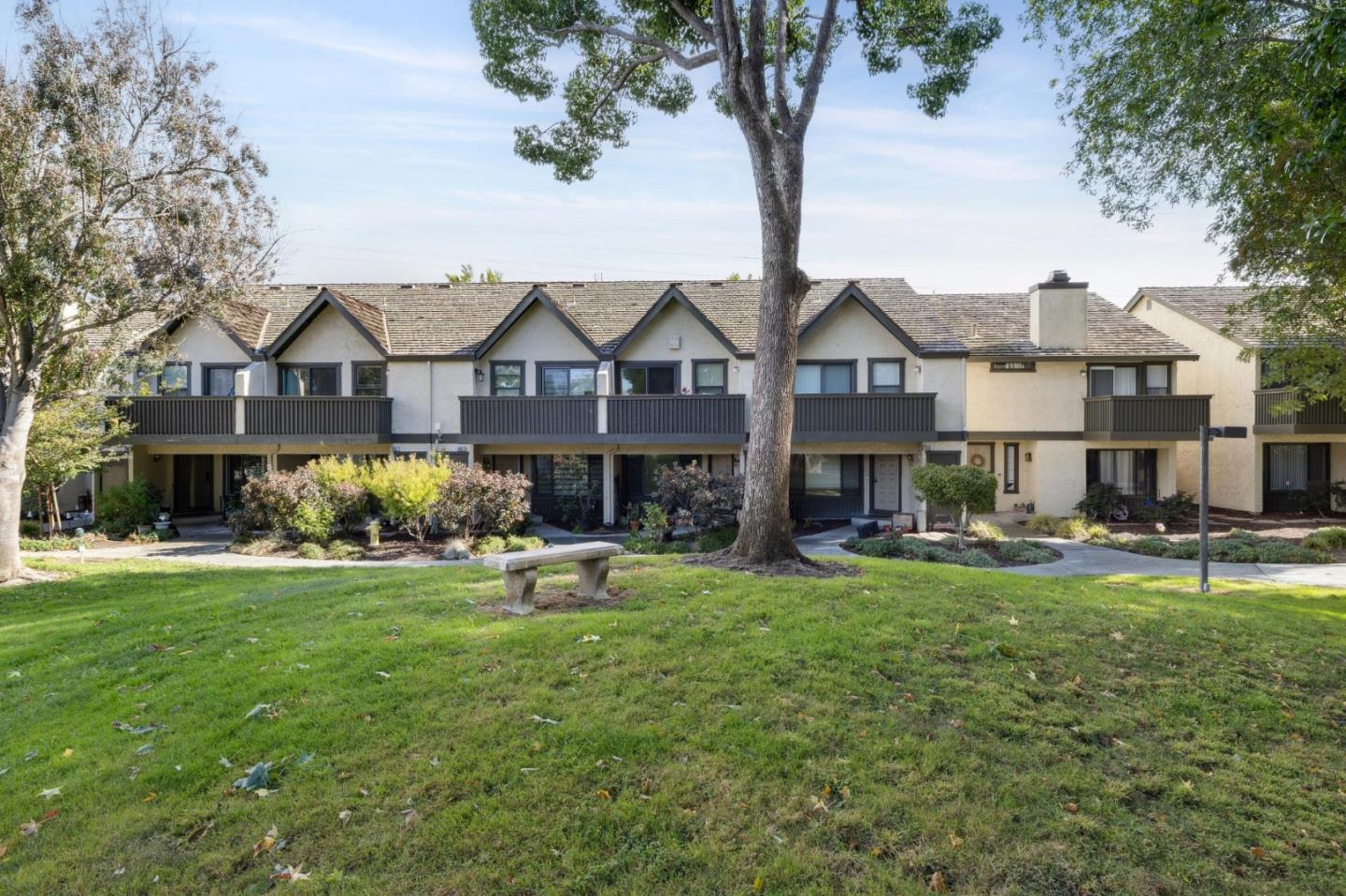 Detail Gallery Image 36 of 40 For 646 S Ahwanee Ter, Sunnyvale,  CA 94085 - 2 Beds | 2/1 Baths