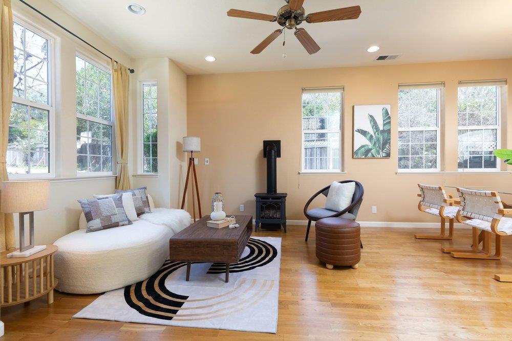 Detail Gallery Image 4 of 23 For 116 Goss Ct, Santa Cruz,  CA 95065 - 2 Beds | 2/1 Baths