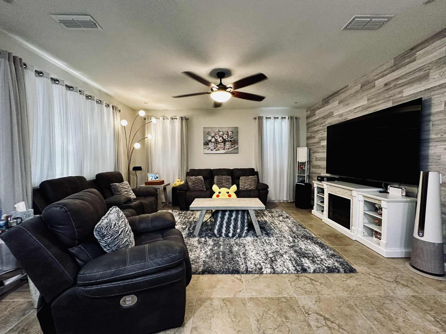 Detail Gallery Image 11 of 55 For Village Center Dr, Roseville,  CA 95747 - 3 Beds | 3 Baths