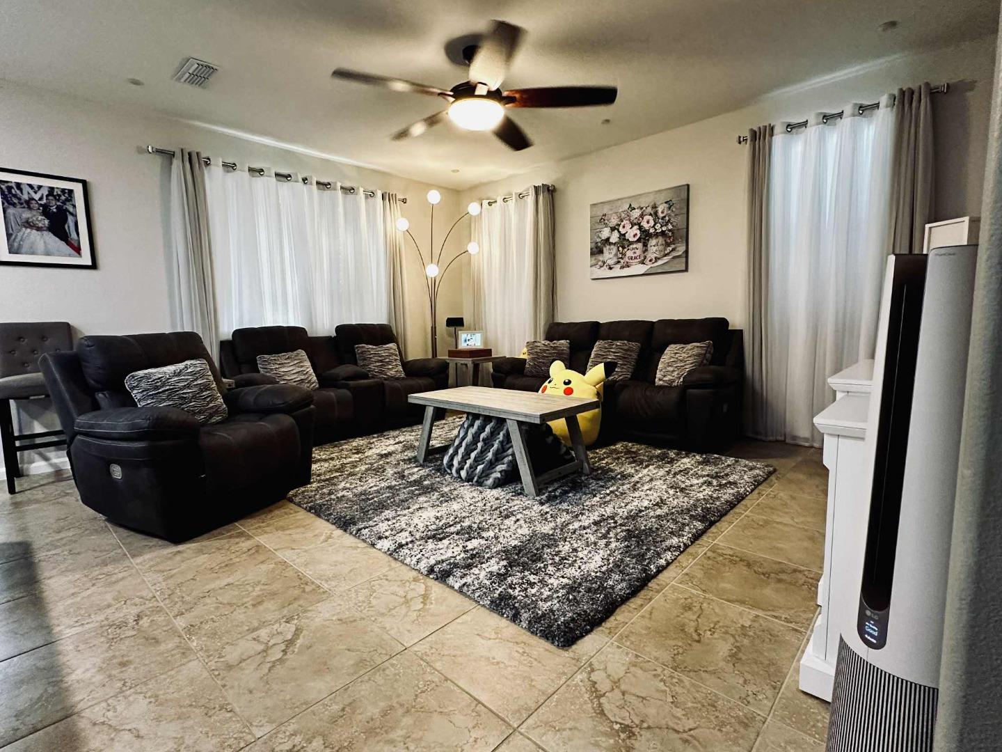 Detail Gallery Image 12 of 55 For Village Center Dr, Roseville,  CA 95747 - 3 Beds | 3 Baths