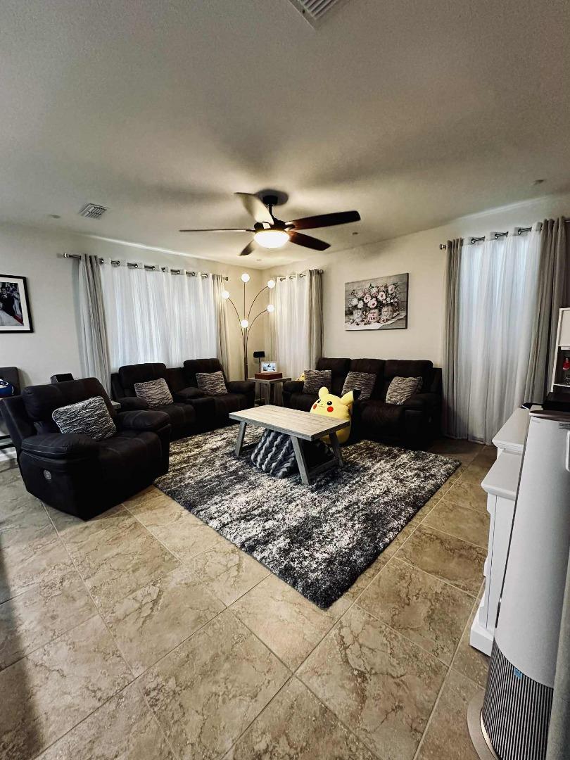 Detail Gallery Image 13 of 55 For Village Center Dr, Roseville,  CA 95747 - 3 Beds | 3 Baths