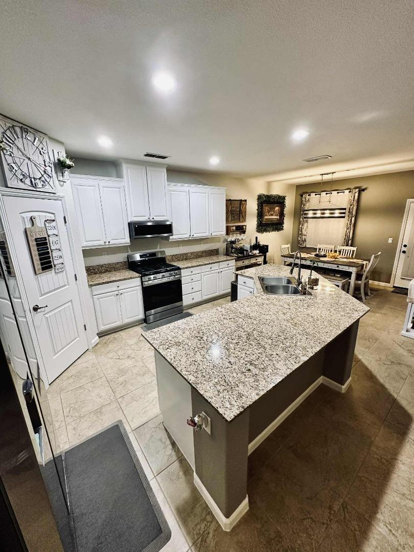 Detail Gallery Image 24 of 55 For Village Center Dr, Roseville,  CA 95747 - 3 Beds | 3 Baths