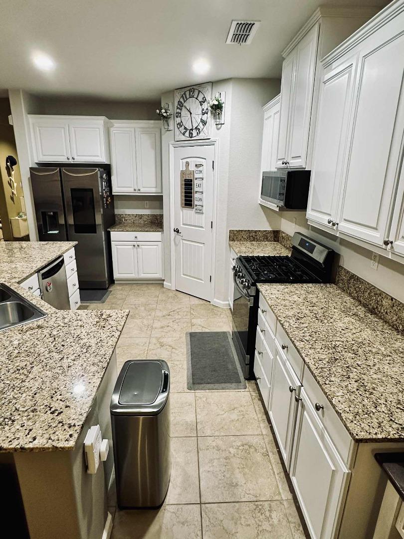 Detail Gallery Image 25 of 55 For Village Center Dr, Roseville,  CA 95747 - 3 Beds | 3 Baths